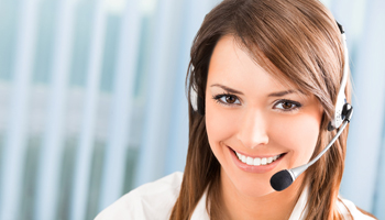 women customer tech support headset phone service business